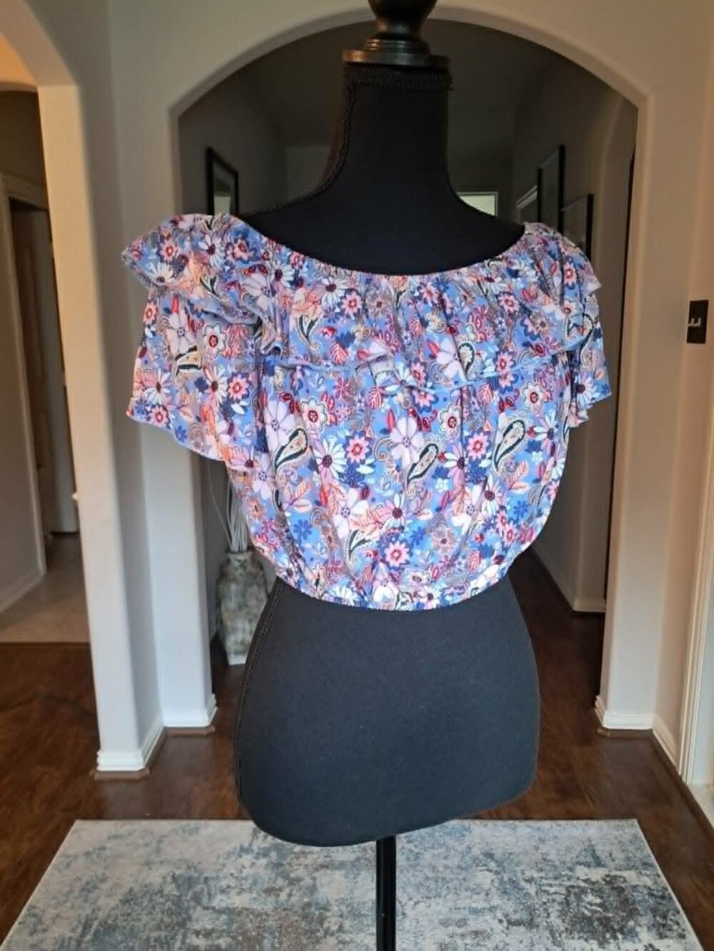 Colorful Floral Ruffle Top M/L - Picture 6 of 9